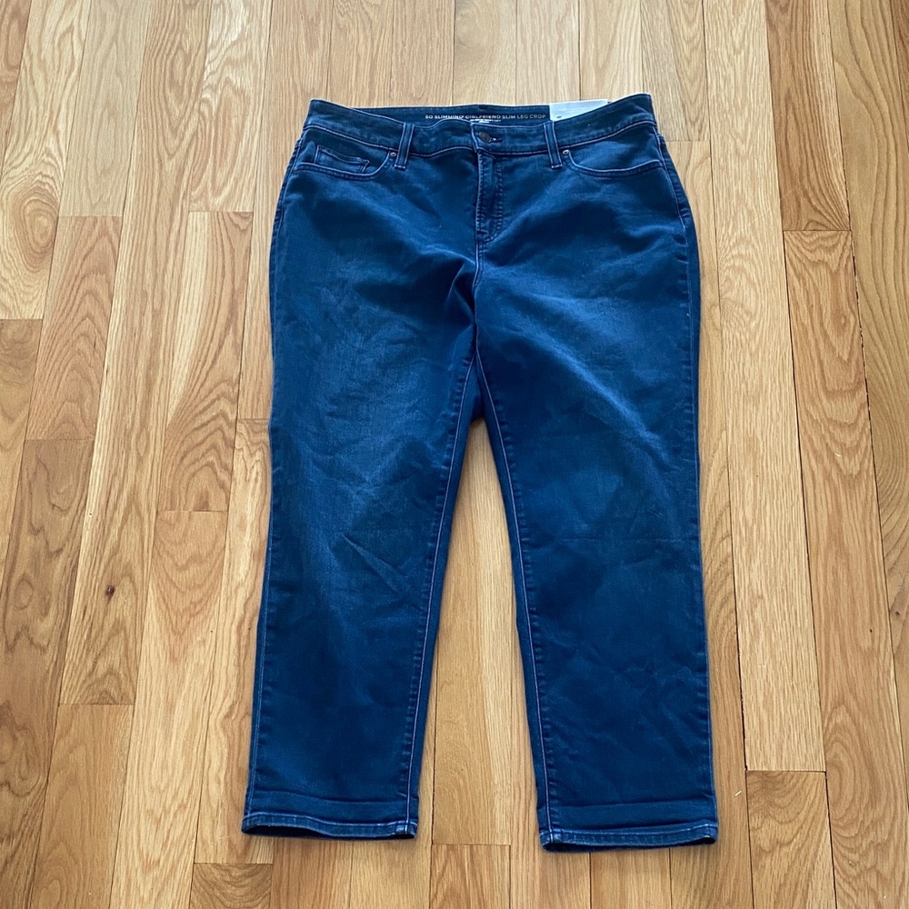 NWT Chico's So Slimming Girlfriend slim leg crop Jeans